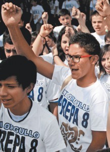 individuo en la escuela-flores-crespo