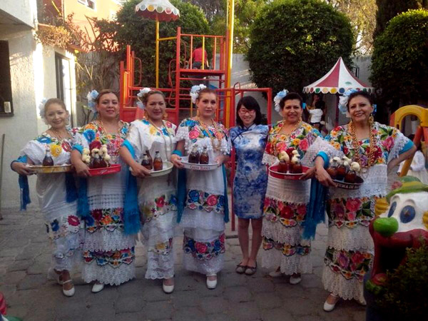 ALUMNOS DE ARTE. UV. DOS