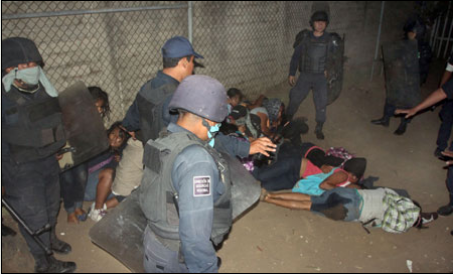 DESALOJO A NORMALISTAS