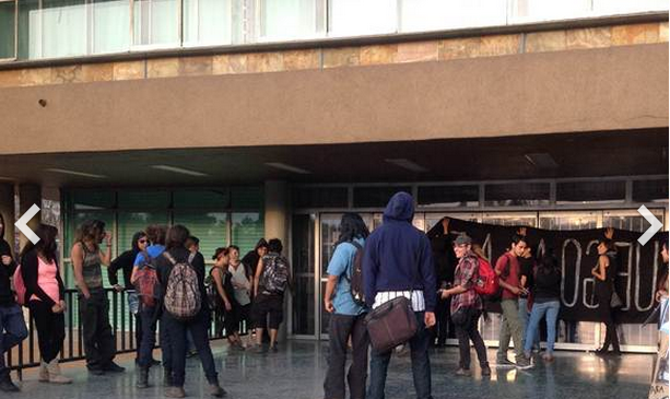 anarquistas y granaderos